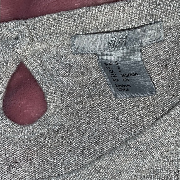 Sparkly gray cardigan w keyhole back - Picture 2 of 7